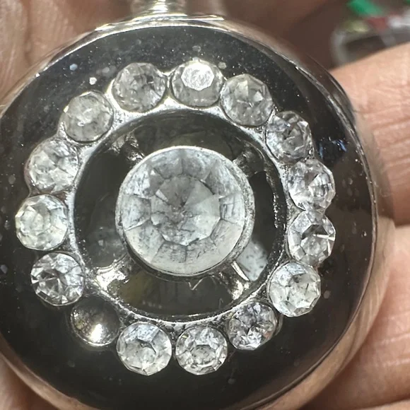 Avon vintage Silver and Black Watch with Crystals- one stone is missing - Picture 2 of 16